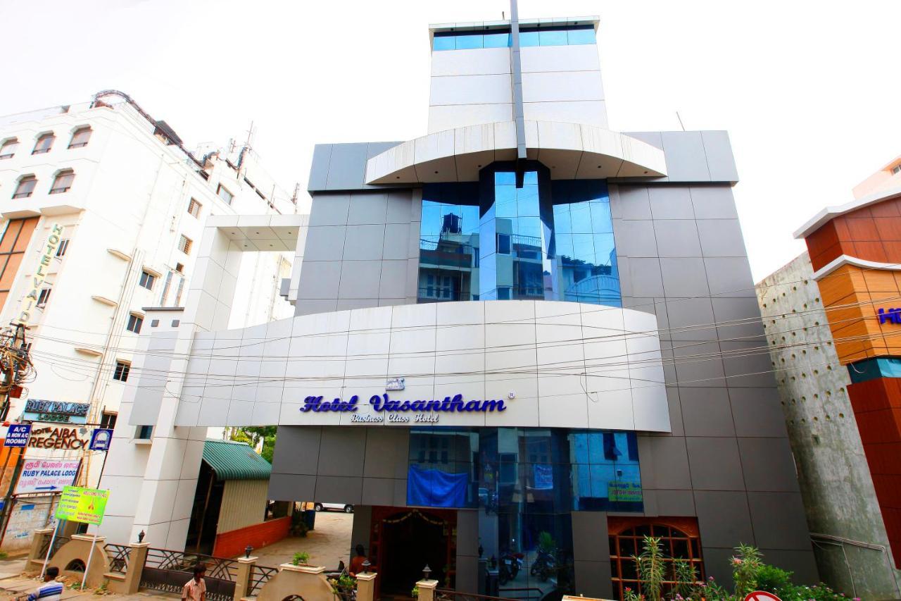 Hotel Vasantham Kojambuttúr Kültér fotó