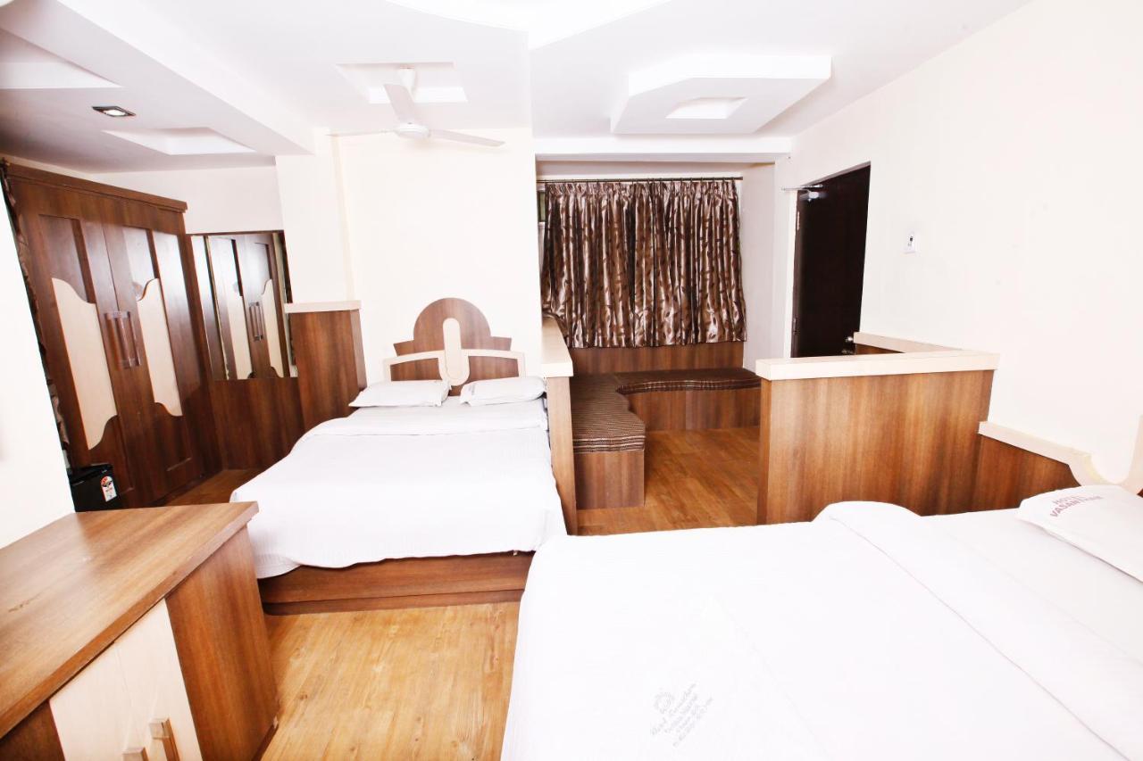Hotel Vasantham Kojambuttúr Kültér fotó